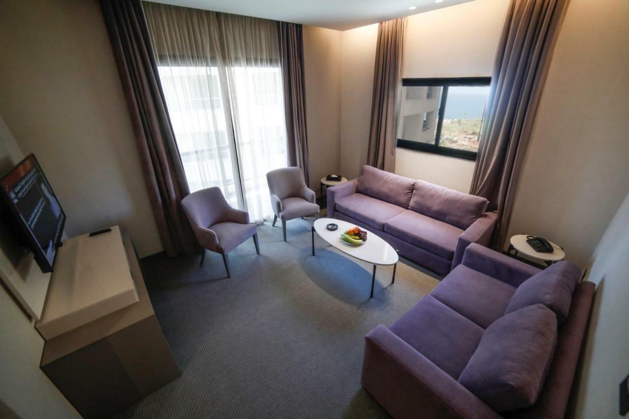 Rawsheh 51 Hotel Beirut Exterior foto