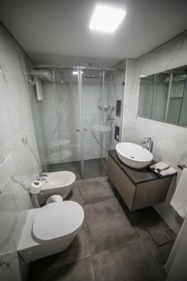 Rawsheh 51 Hotel Beirut Exterior foto