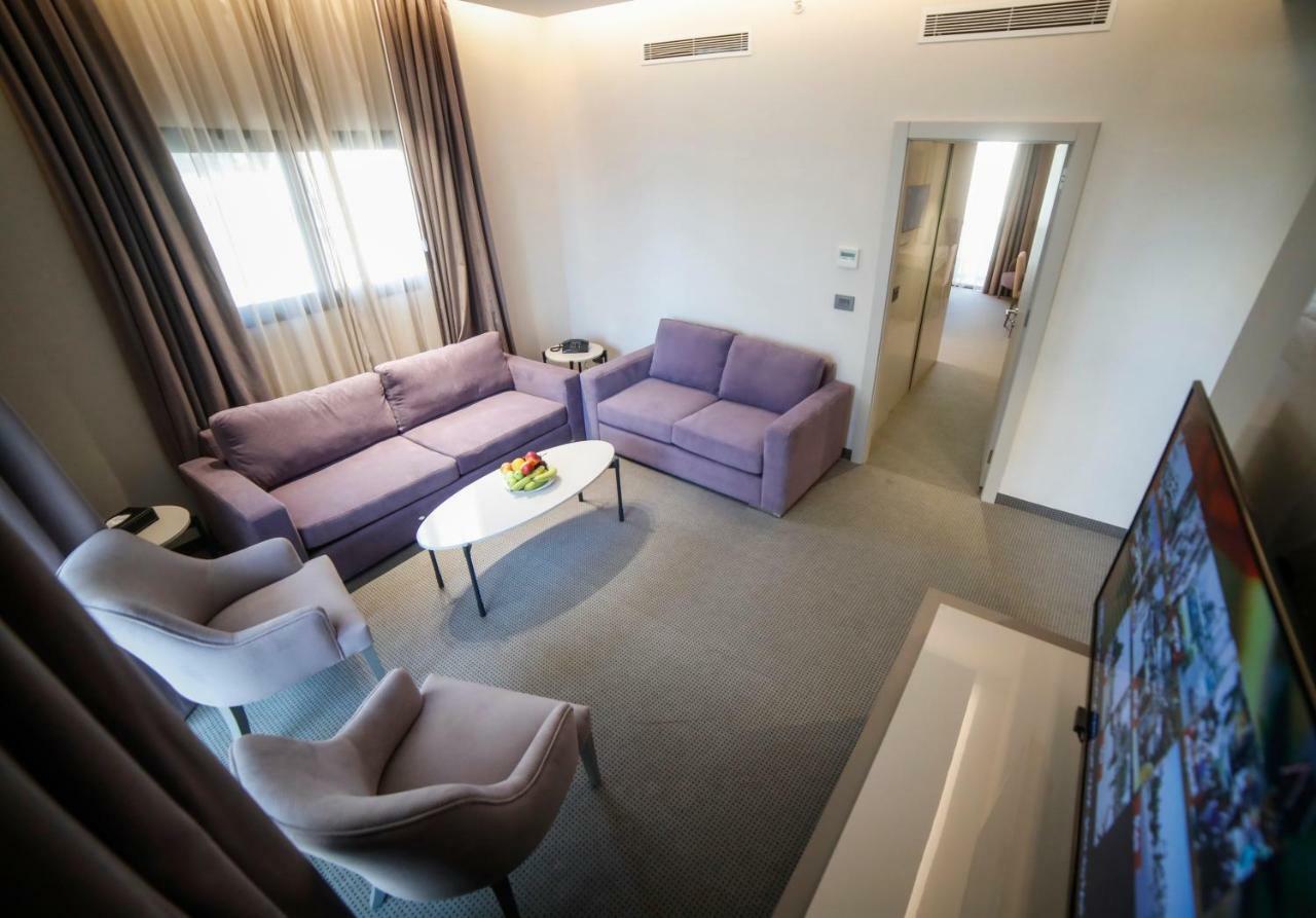 Rawsheh 51 Hotel Beirut Exterior foto